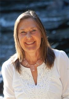 Jennie de Vine - Reiki, Spiritual & Crystal Healing, Diamond Light Healing Centre, 2B Louis Ave, Warburton, Ph 0438 706 135