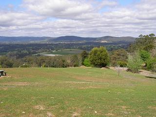 Carpark at an entrance to the Warburton Aquaduct Walking Trail